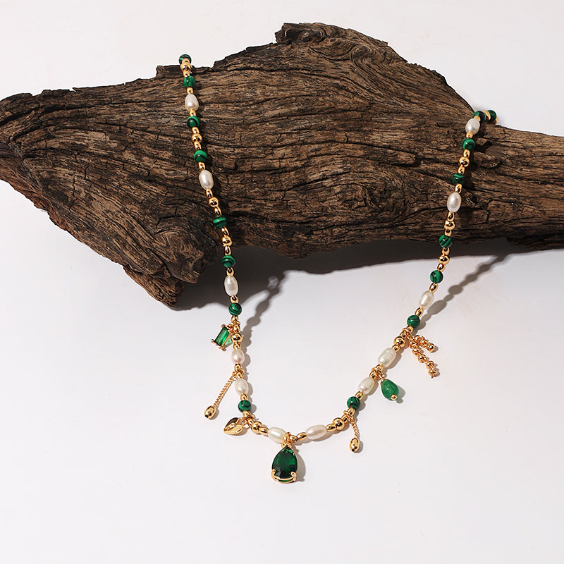 "The Green Pear" Pearl Beads Necklace