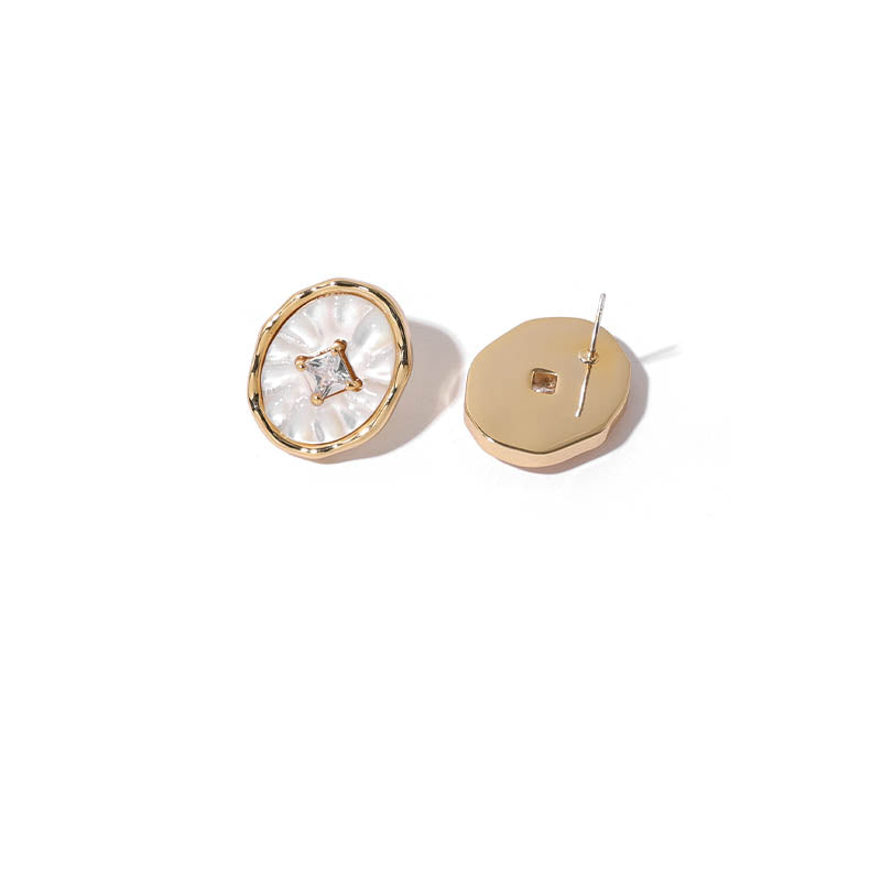 "French Kiss" Vintage Style Stud Earrings