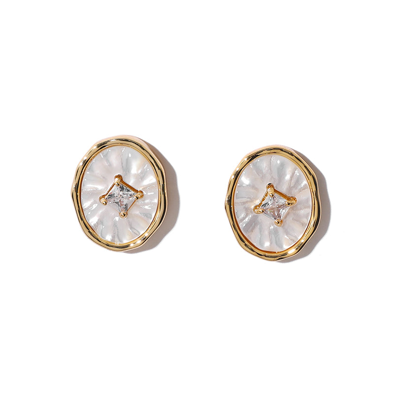 "French Kiss" Vintage Style Stud Earrings