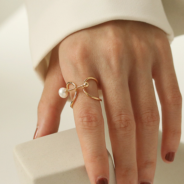Love Arrow Ring